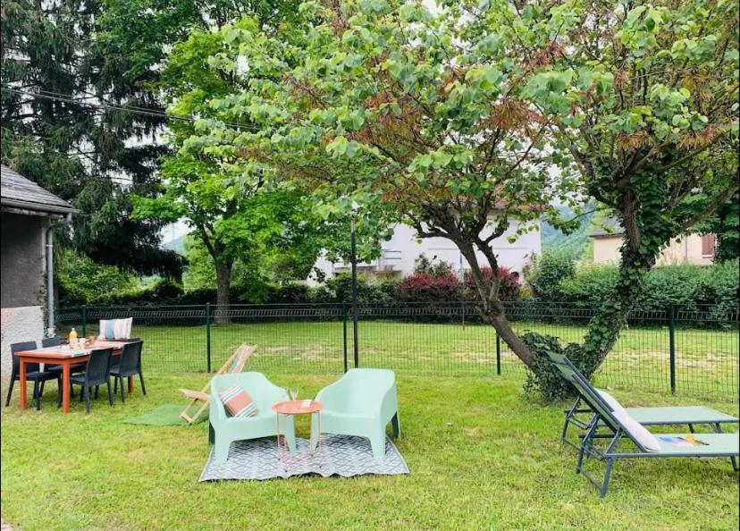 La Suite Unique - Le Jardin Sur Les Pyrenees- Vue Panoramique Montagne -Jardin Cloture Prive De 100M2-Parking-Linge De Lit Et Serviettes Compris- Bielle Extérieur photo