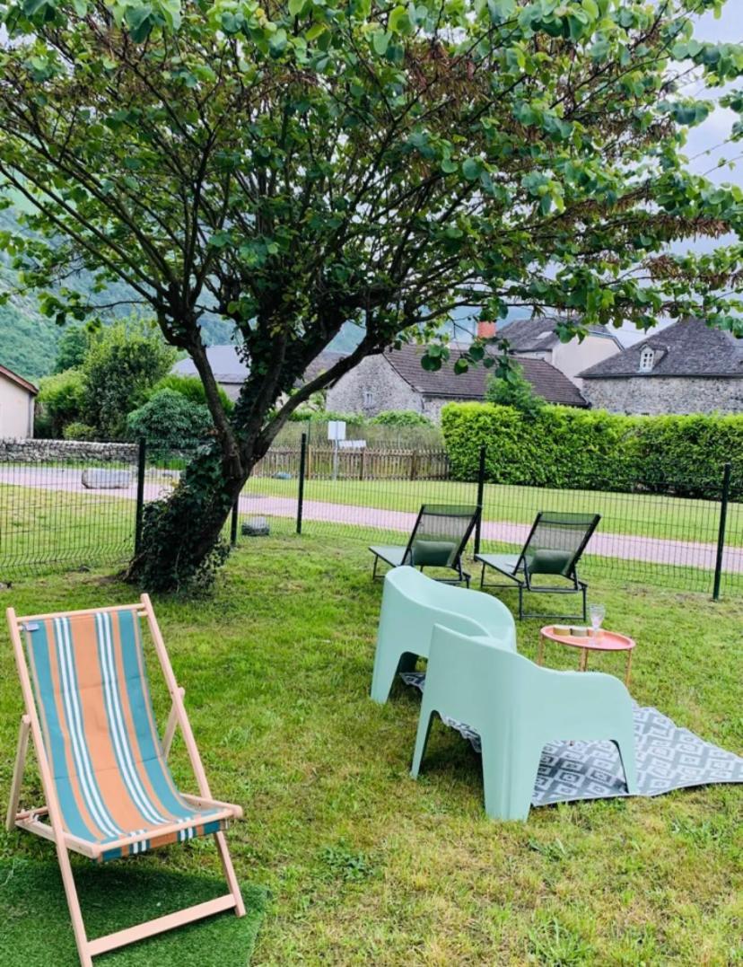 La Suite Unique - Le Jardin Sur Les Pyrenees- Vue Panoramique Montagne -Jardin Cloture Prive De 100M2-Parking-Linge De Lit Et Serviettes Compris- Bielle Extérieur photo