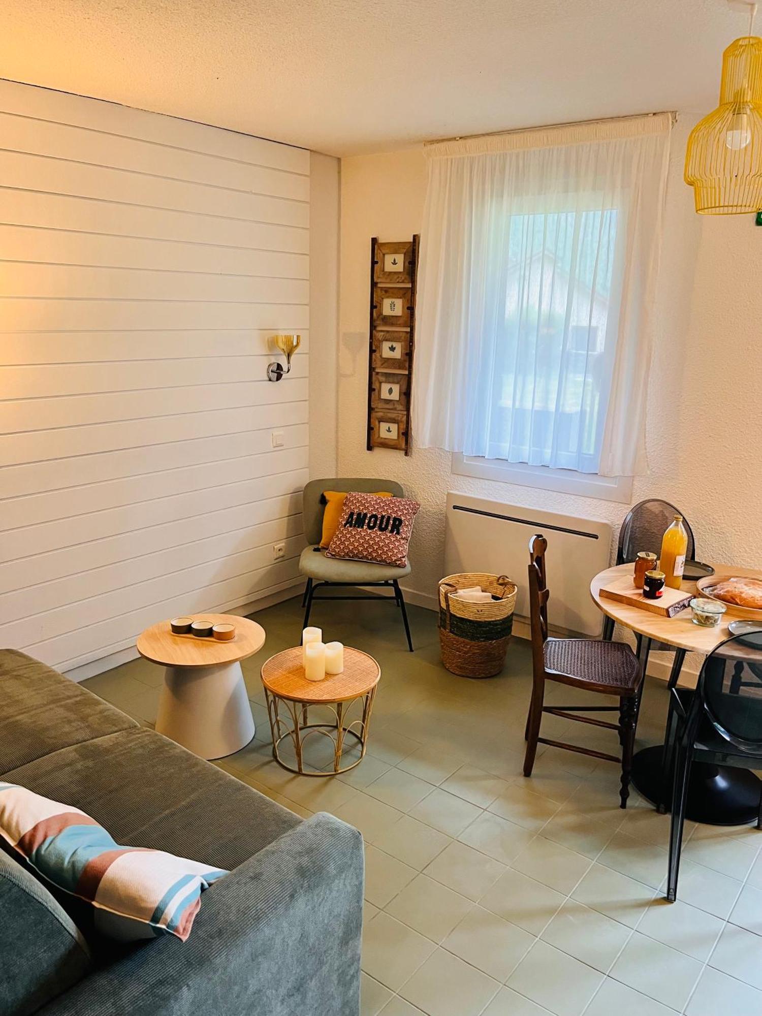 La Suite Unique - Le Jardin Sur Les Pyrenees- Vue Panoramique Montagne -Jardin Cloture Prive De 100M2-Parking-Linge De Lit Et Serviettes Compris- Bielle Extérieur photo