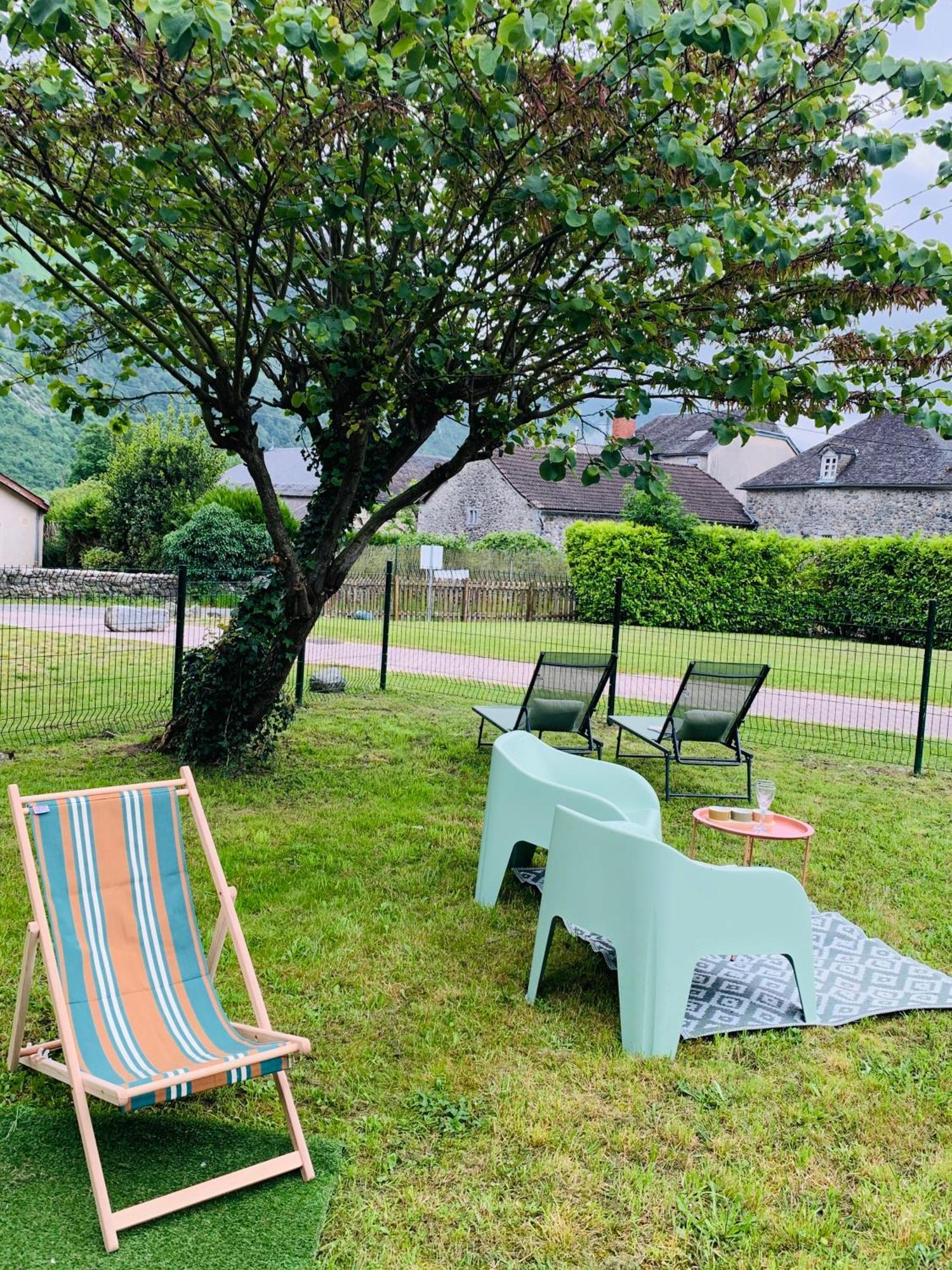 La Suite Unique - Le Jardin Sur Les Pyrenees- Vue Panoramique Montagne -Jardin Cloture Prive De 100M2-Parking-Linge De Lit Et Serviettes Compris- Bielle Extérieur photo