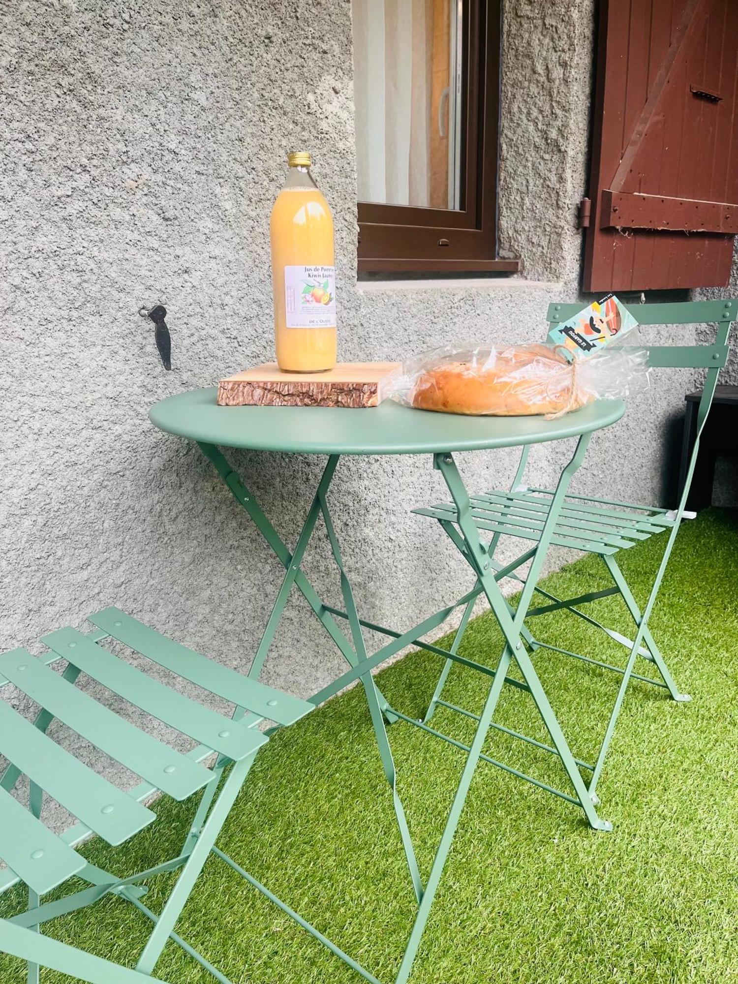 La Suite Unique - Le Jardin Sur Les Pyrenees- Vue Panoramique Montagne -Jardin Cloture Prive De 100M2-Parking-Linge De Lit Et Serviettes Compris- Bielle Extérieur photo