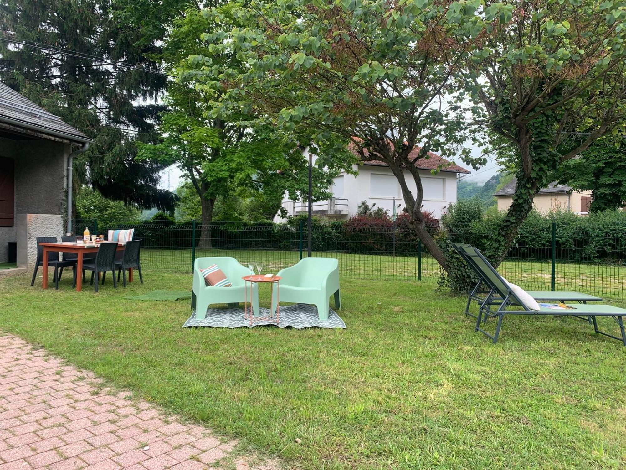 La Suite Unique - Le Jardin Sur Les Pyrenees- Vue Panoramique Montagne -Jardin Cloture Prive De 100M2-Parking-Linge De Lit Et Serviettes Compris- Bielle Extérieur photo