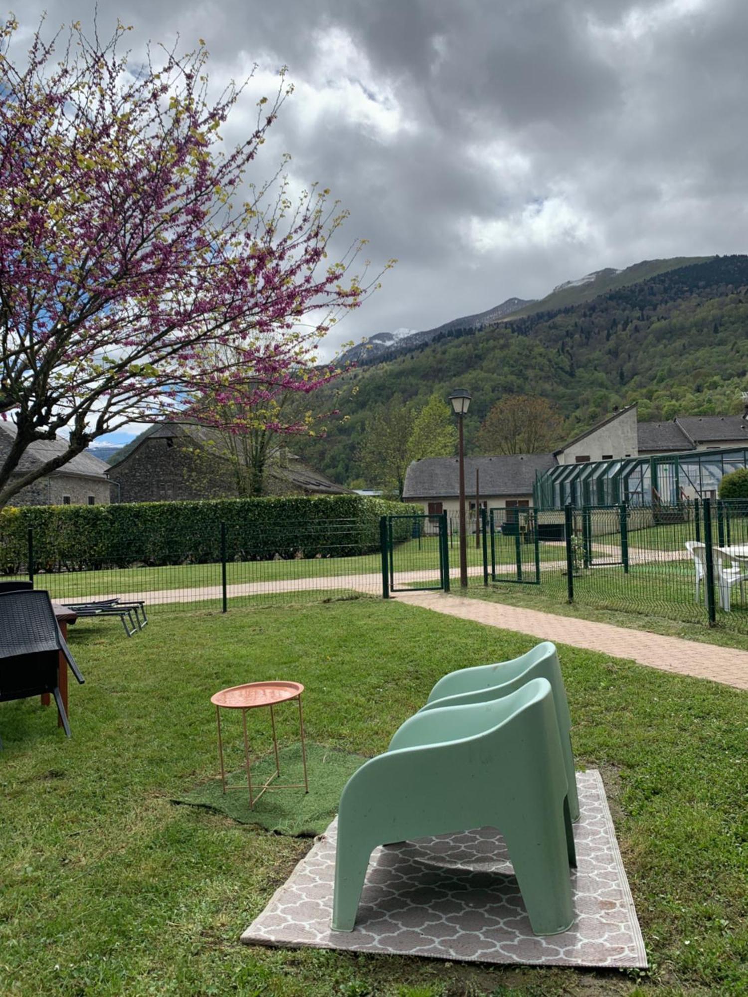 La Suite Unique - Le Jardin Sur Les Pyrenees- Vue Panoramique Montagne -Jardin Cloture Prive De 100M2-Parking-Linge De Lit Et Serviettes Compris- Bielle Extérieur photo